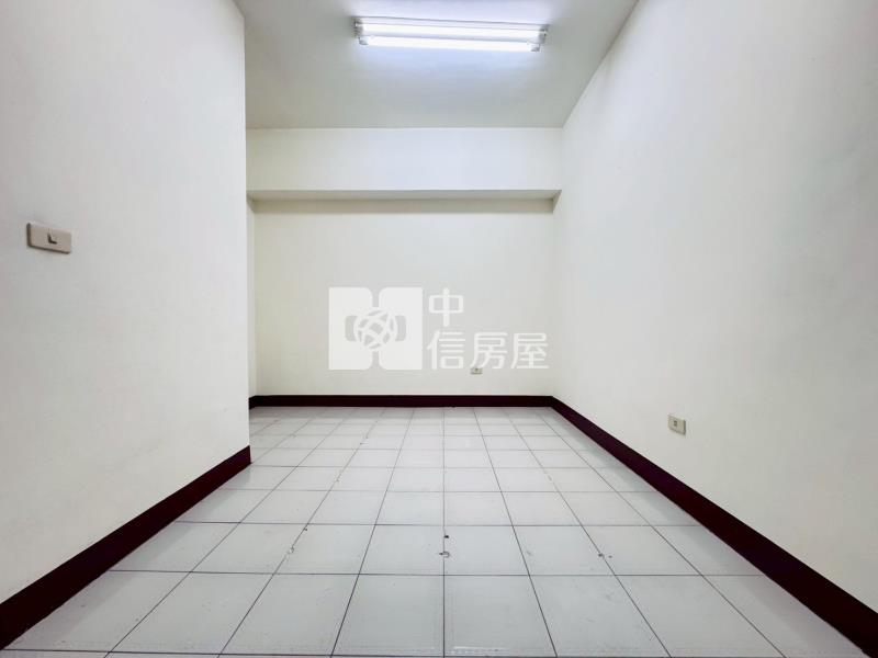 高雄中正靜巷3房平車優質宅房屋室內格局與周邊環境