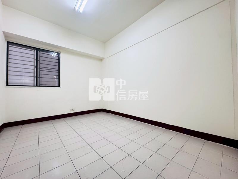 高雄中正靜巷3房平車優質宅房屋室內格局與周邊環境