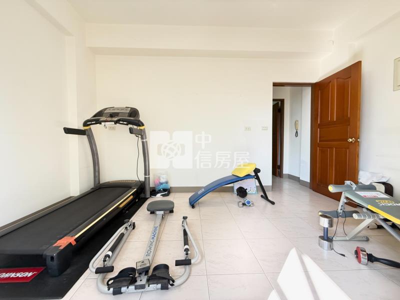 水湳經貿震後臨路車庫美墅(專任)房屋室內格局與周邊環境