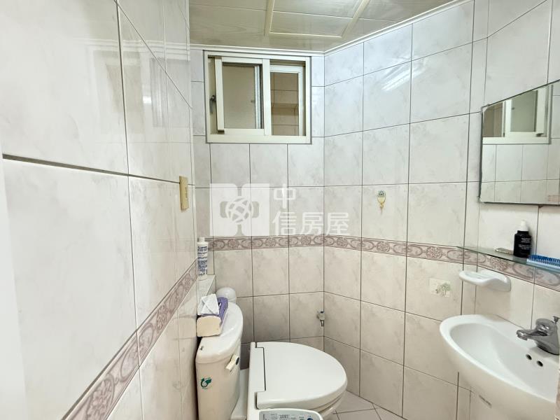 水湳經貿震後臨路車庫美墅(專任)房屋室內格局與周邊環境