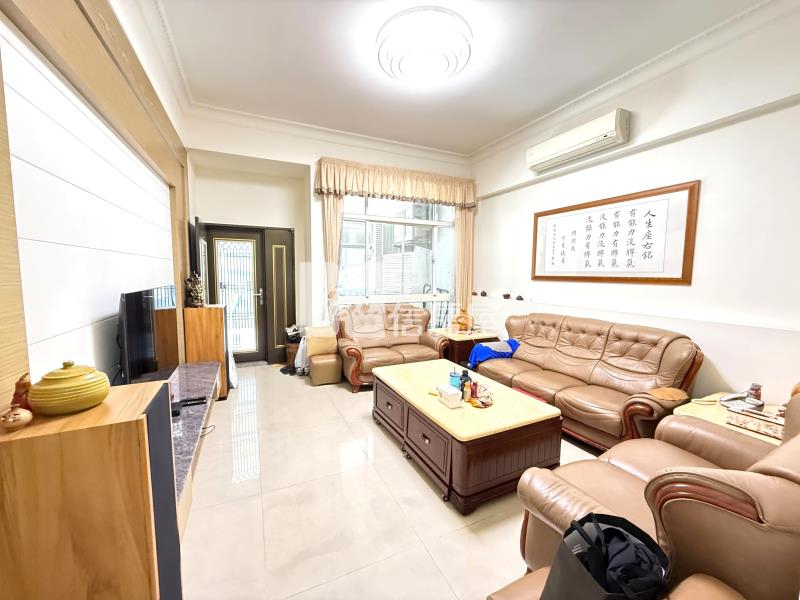 水湳經貿震後臨路車庫美墅(專任)房屋室內格局與周邊環境