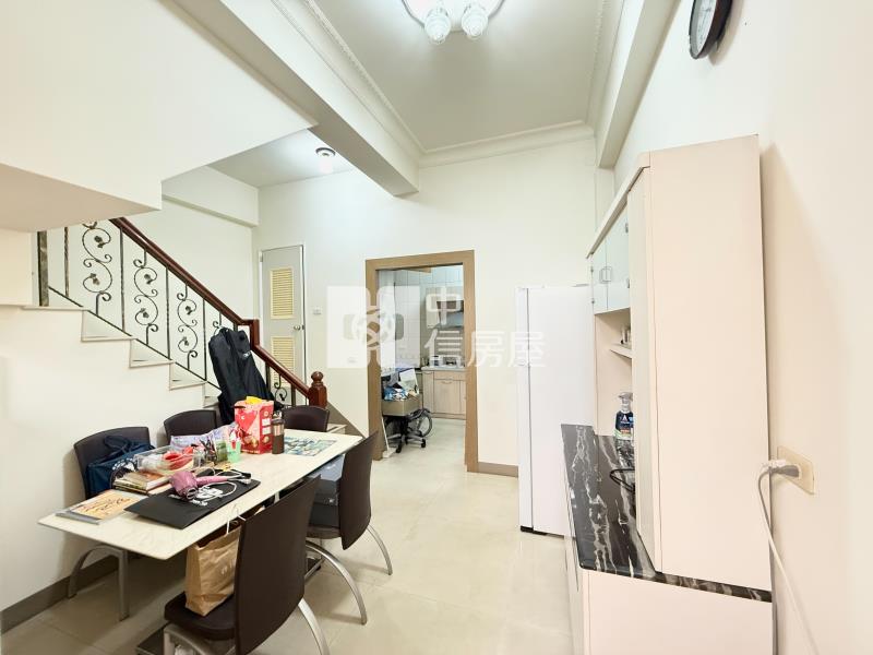 水湳經貿震後臨路車庫美墅(專任)房屋室內格局與周邊環境