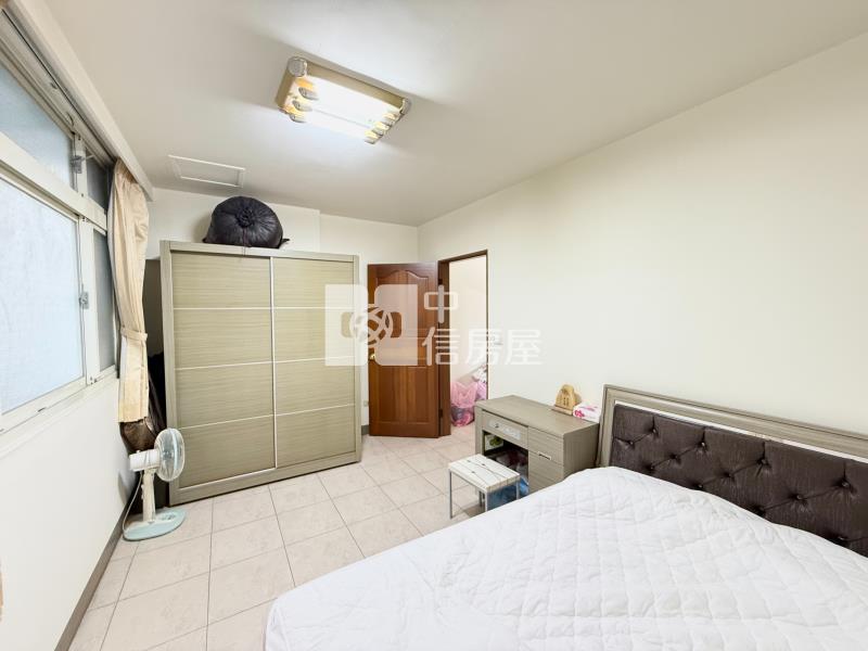 水湳經貿震後臨路車庫美墅(專任)房屋室內格局與周邊環境