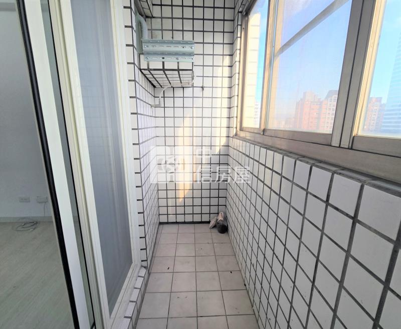 大安紫金城2房2衛美廈房屋室內格局與周邊環境