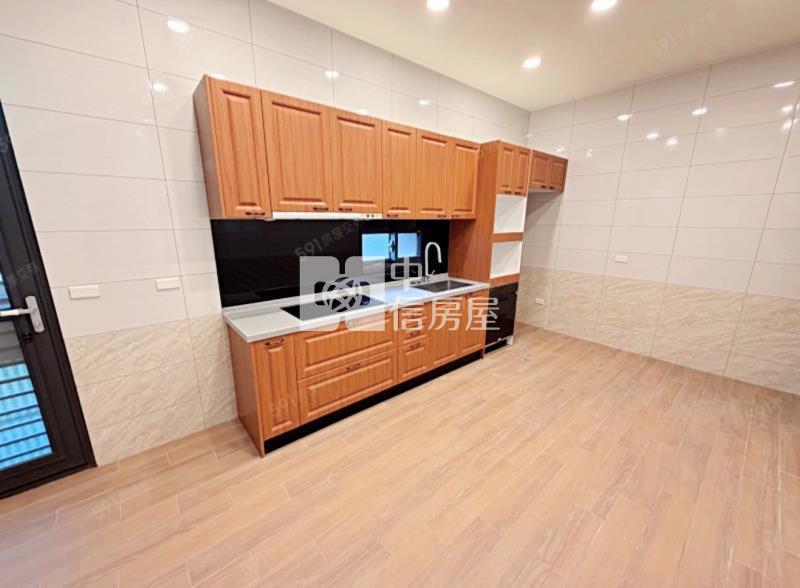 中壢SOGO捷運A20整新透天房屋室內格局與周邊環境