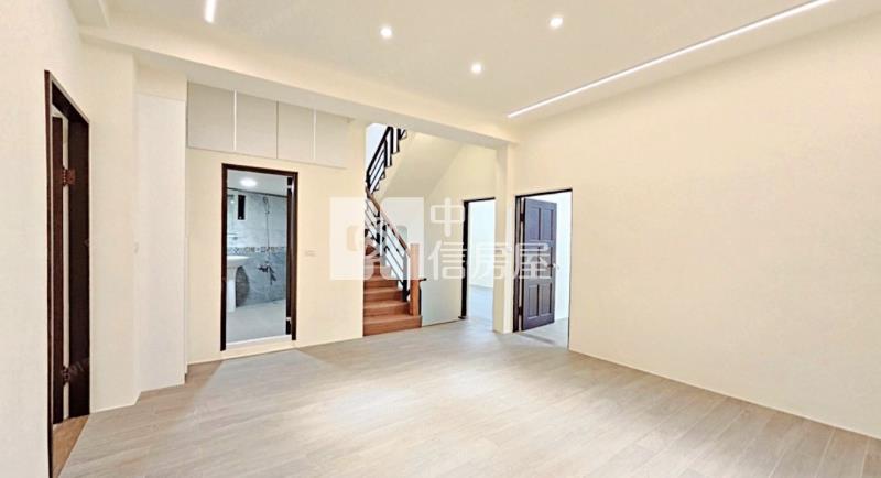 中壢SOGO捷運A20整新透天房屋室內格局與周邊環境