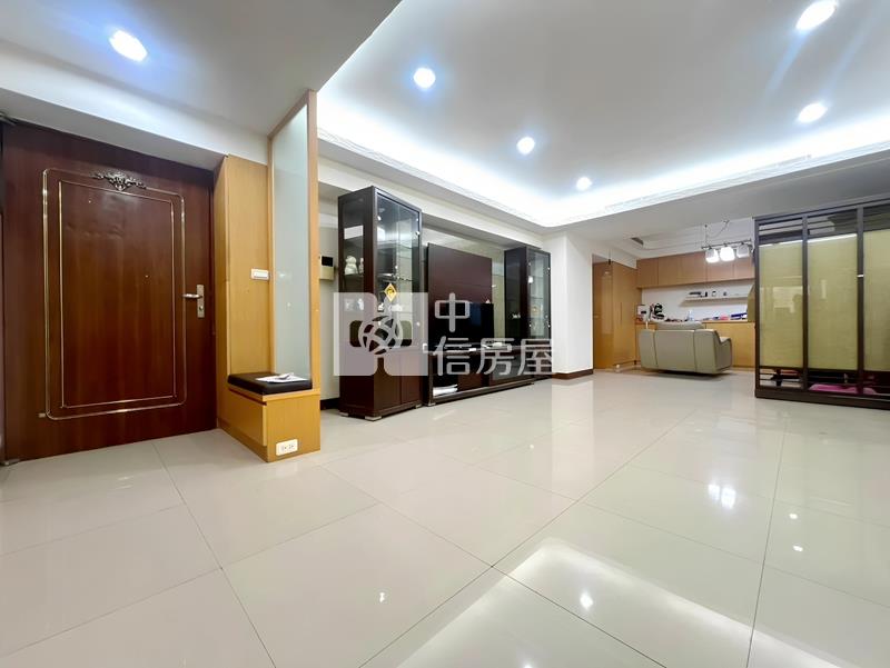 中正市區大4房+車位房屋室內格局與周邊環境