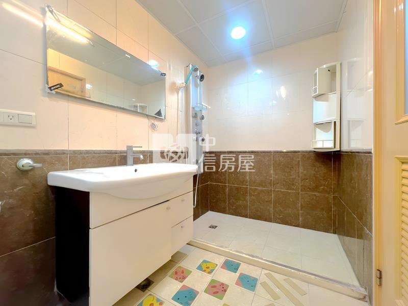 中正市區大4房+車位房屋室內格局與周邊環境