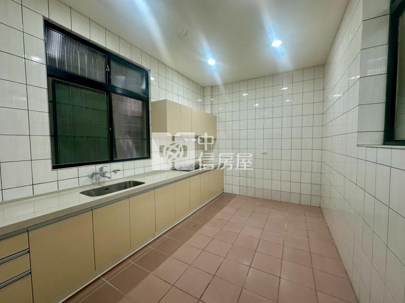 秀才路翻新美透天房屋室內格局與周邊環境