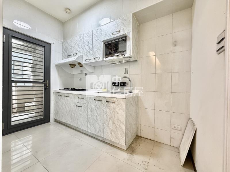 順天建設潭子兩房車位房屋室內格局與周邊環境