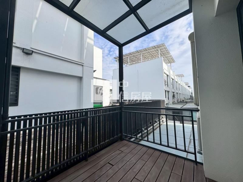 斗六科邨輕屋齡雙車精裝美墅房屋室內格局與周邊環境