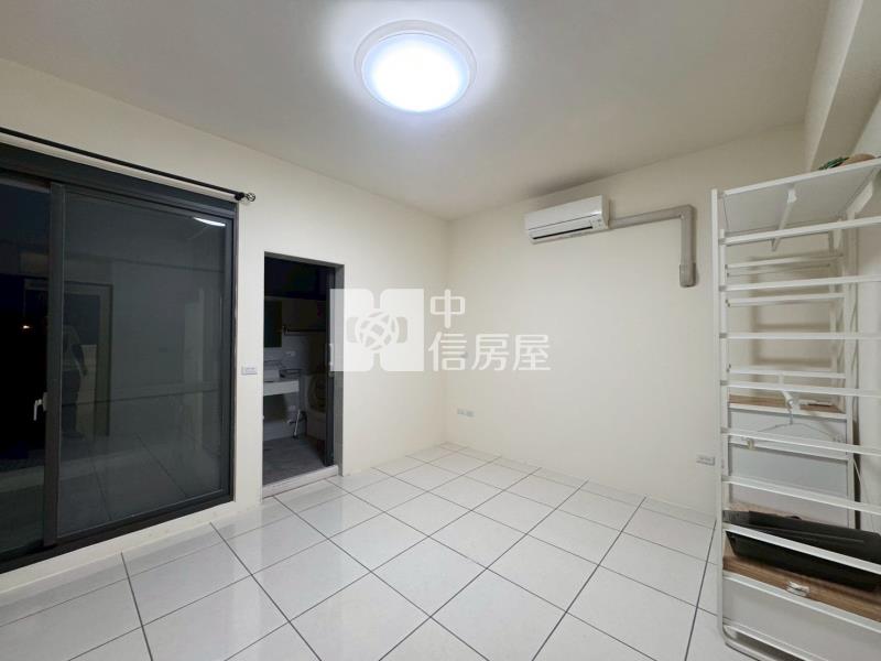 斗六科邨輕屋齡雙車精裝美墅房屋室內格局與周邊環境