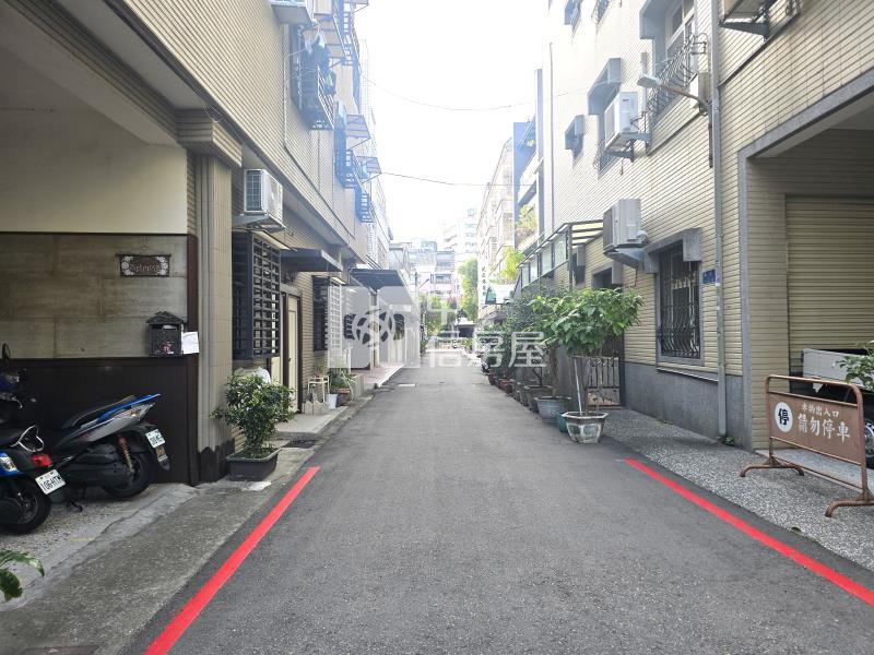 中國醫邊間滿租透套房屋室內格局與周邊環境