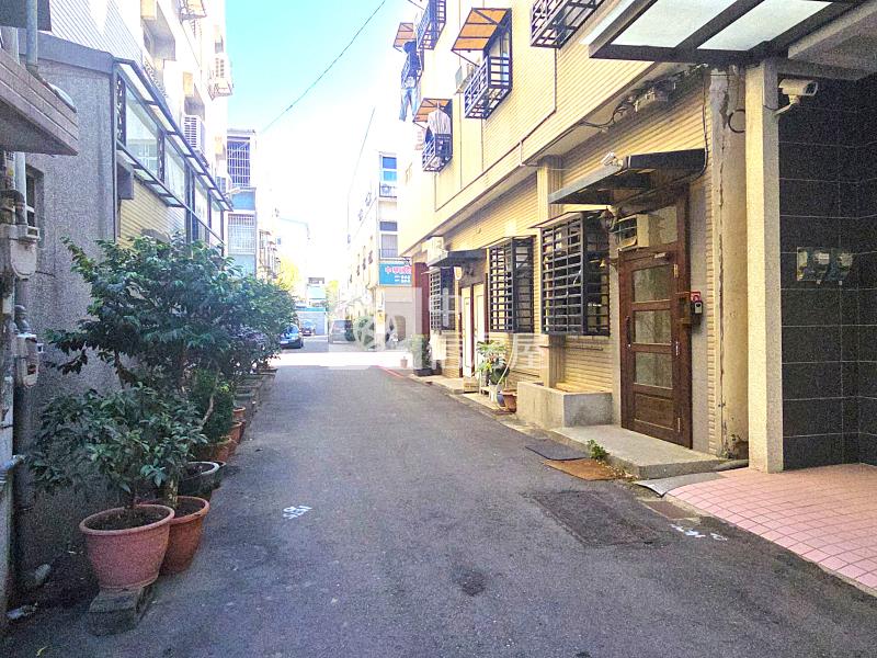 中國醫邊間滿租透套房屋室內格局與周邊環境