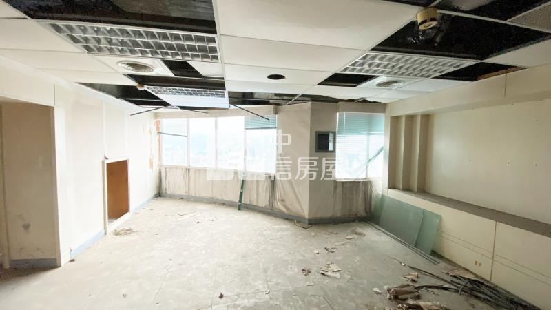 苗栗縣府旁商業大樓九樓房屋室內格局與周邊環境