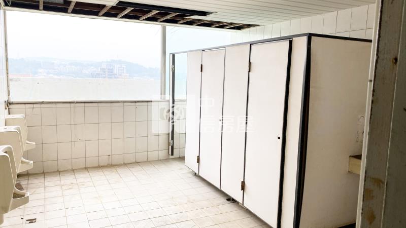 苗栗縣府旁商業大樓九樓房屋室內格局與周邊環境