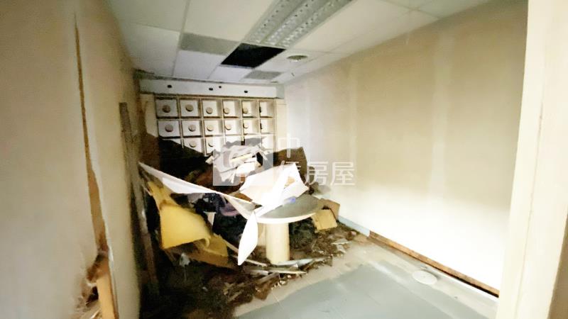 苗栗縣府旁商業大樓九樓房屋室內格局與周邊環境