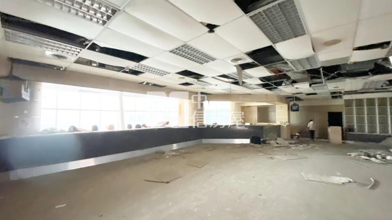 苗栗縣府旁商業大樓九樓房屋室內格局與周邊環境