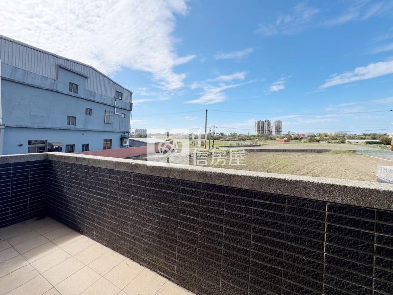 近青園國小.青埔國中一樓挑高三房車房屋室內格局與周邊環境