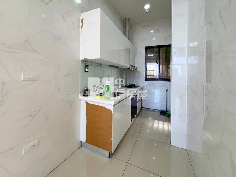 近青園國小.青埔國中一樓挑高三房車房屋室內格局與周邊環境