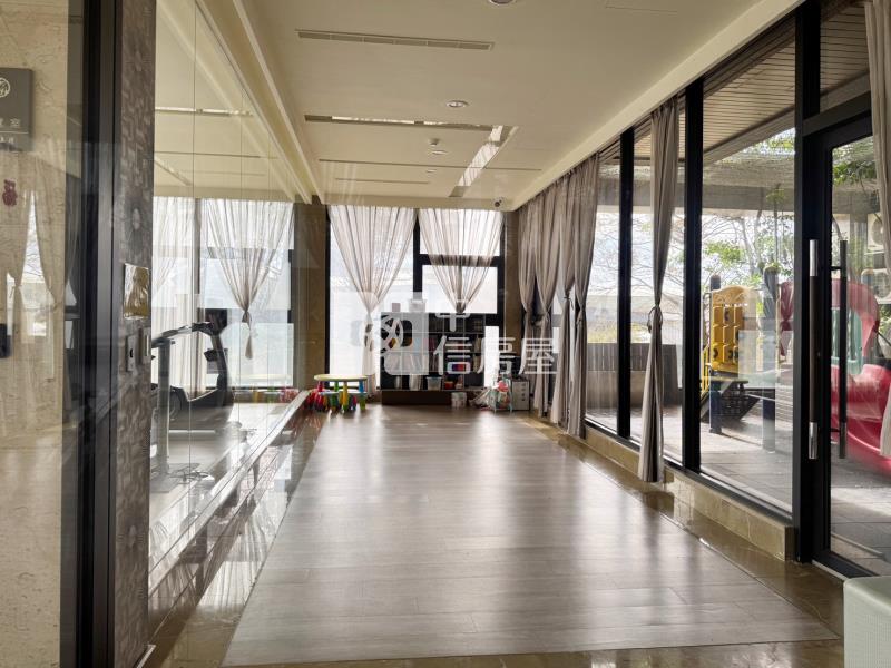 近青園國小.青埔國中一樓挑高三房車房屋室內格局與周邊環境