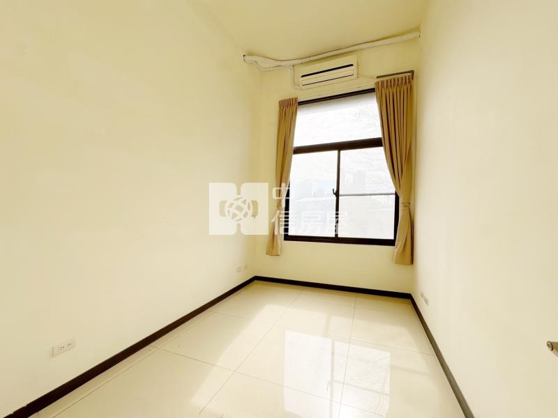 近青園國小.青埔國中一樓挑高三房車房屋室內格局與周邊環境