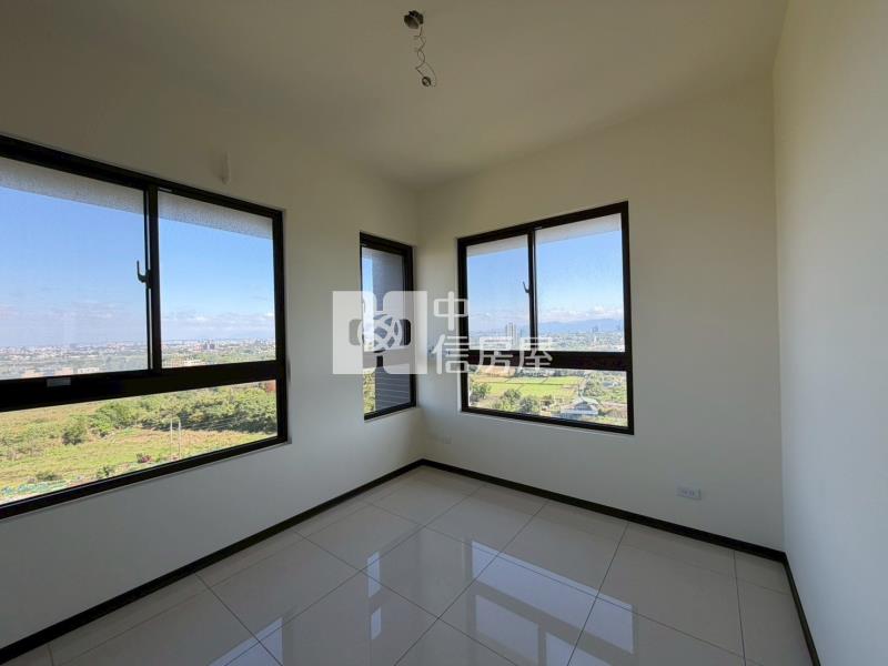 龍潭中豐路全新3房+車房屋室內格局與周邊環境