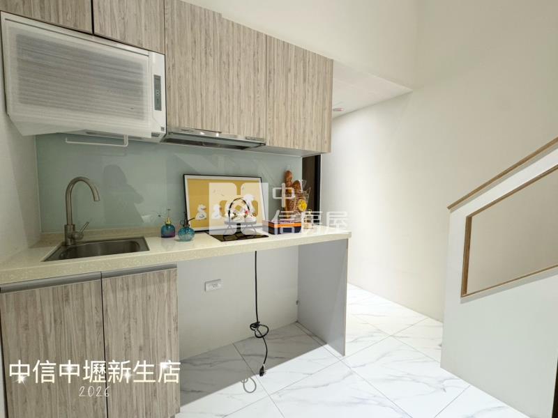 捷運G08走路3分鐘.飯店式精品樓中樓套房房屋室內格局與周邊環境