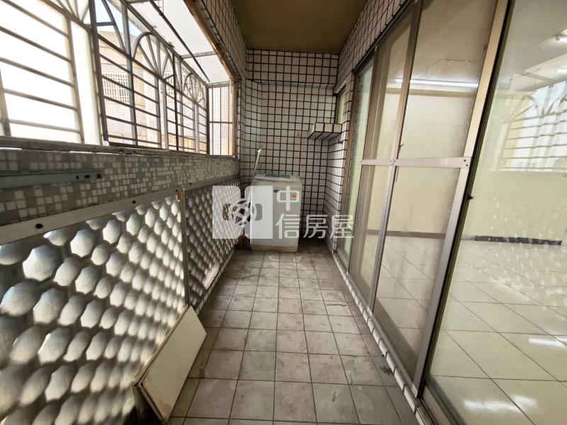 興大附中景觀戶次頂樓三房平車(E棟)房屋室內格局與周邊環境