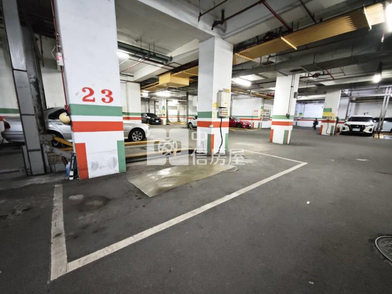 興大附中景觀戶次頂樓三房平車(E棟)房屋室內格局與周邊環境