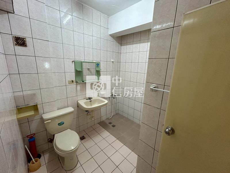 斗六美麗大地2+3F車位四房房屋室內格局與周邊環境