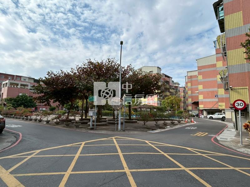 斗六美麗大地2+3F車位四房房屋室內格局與周邊環境