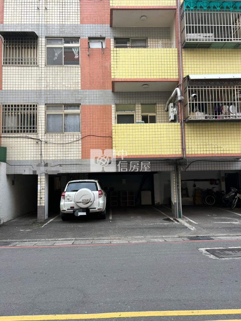 斗六美麗大地2+3F車位四房房屋室內格局與周邊環境