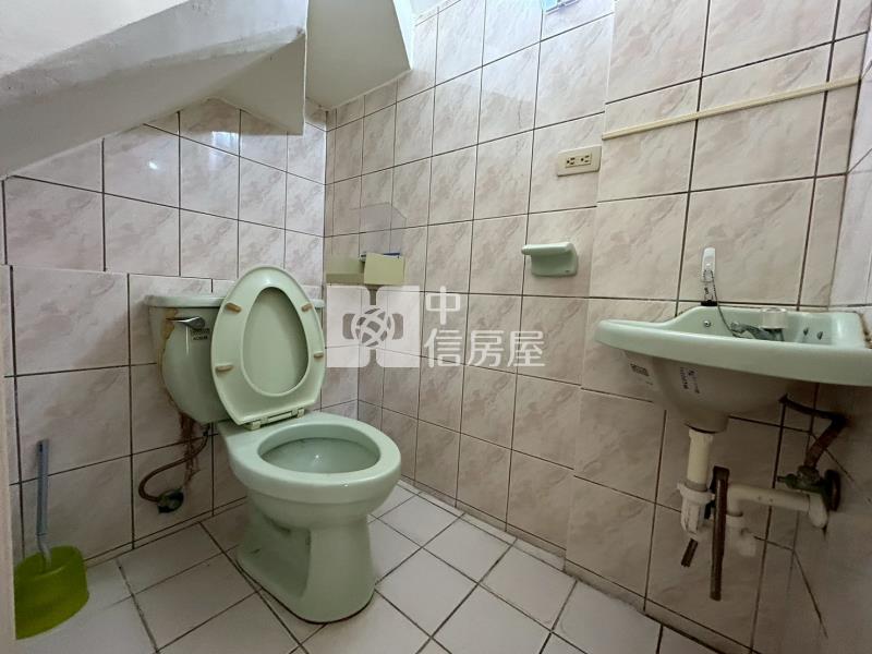 斗六美麗大地2+3F車位四房房屋室內格局與周邊環境