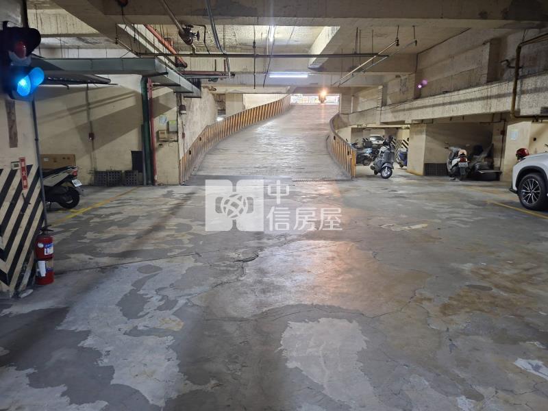 近運河大四房+平面車位房屋室內格局與周邊環境