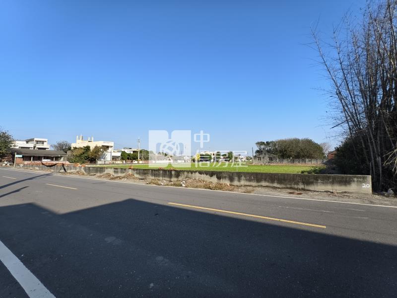 彰化芳苑近台61雙面臨路小建地房屋室內格局與周邊環境