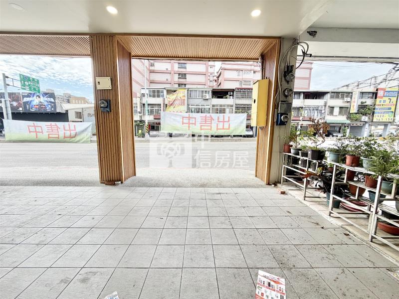 中興商圈吃市透店C房屋室內格局與周邊環境