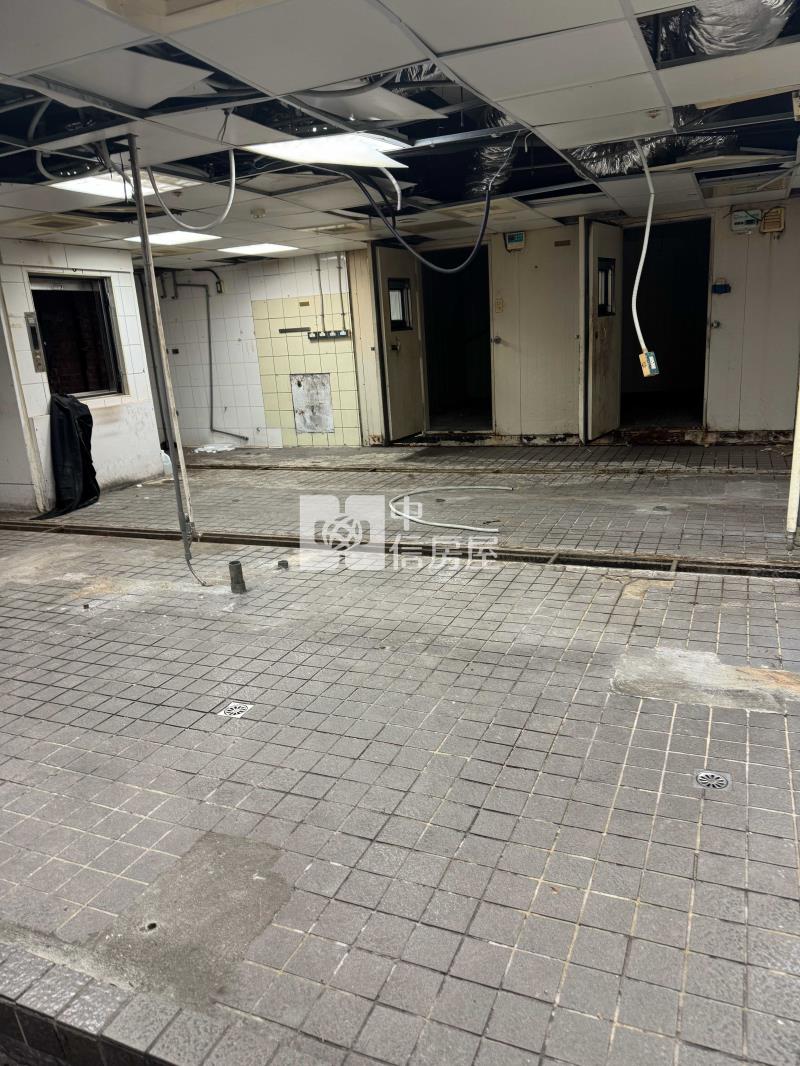 桃園區三民路黃金商辦地下一樓房屋室內格局與周邊環境