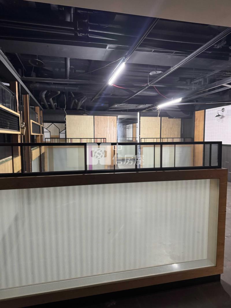 桃園區三民路黃金商辦地下一樓房屋室內格局與周邊環境