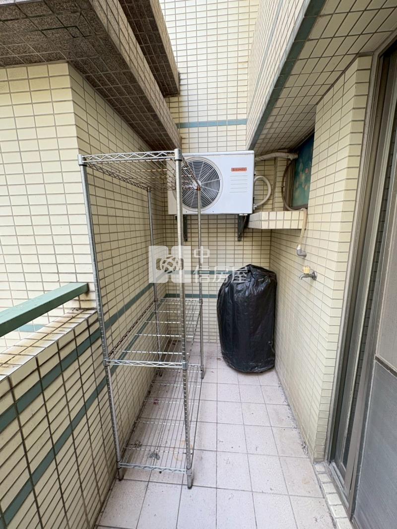 黎明商圈大三房附車位房屋室內格局與周邊環境