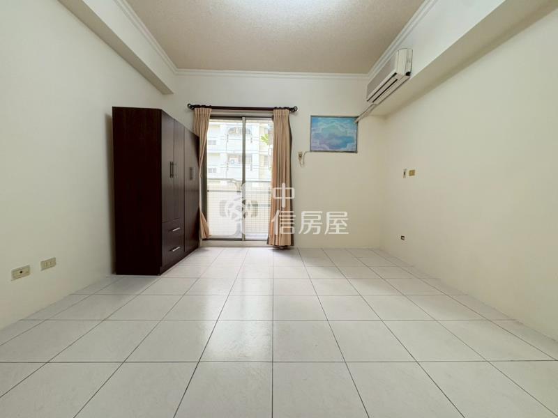 黎明商圈大三房附車位房屋室內格局與周邊環境