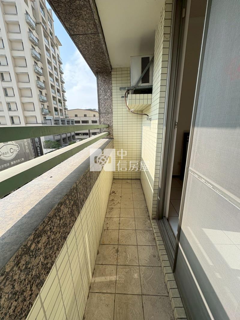 黎明商圈大三房附車位房屋室內格局與周邊環境