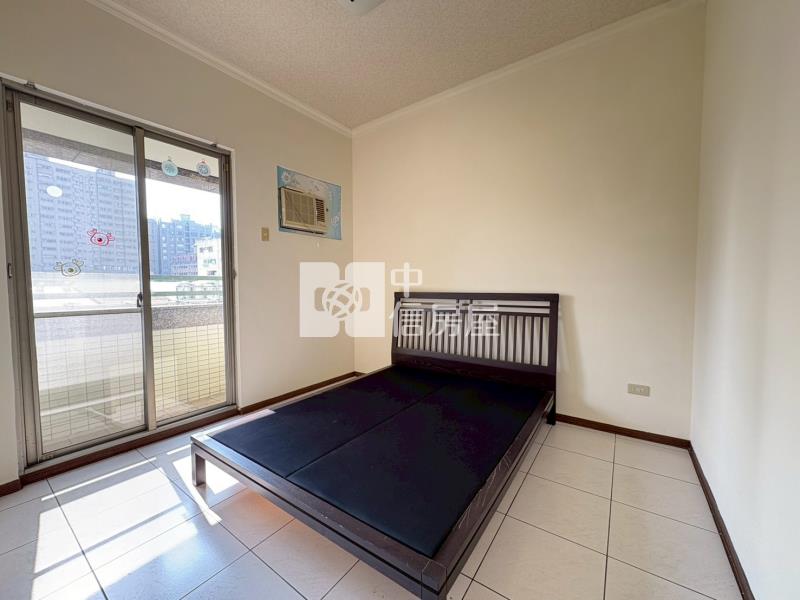 黎明商圈大三房附車位房屋室內格局與周邊環境