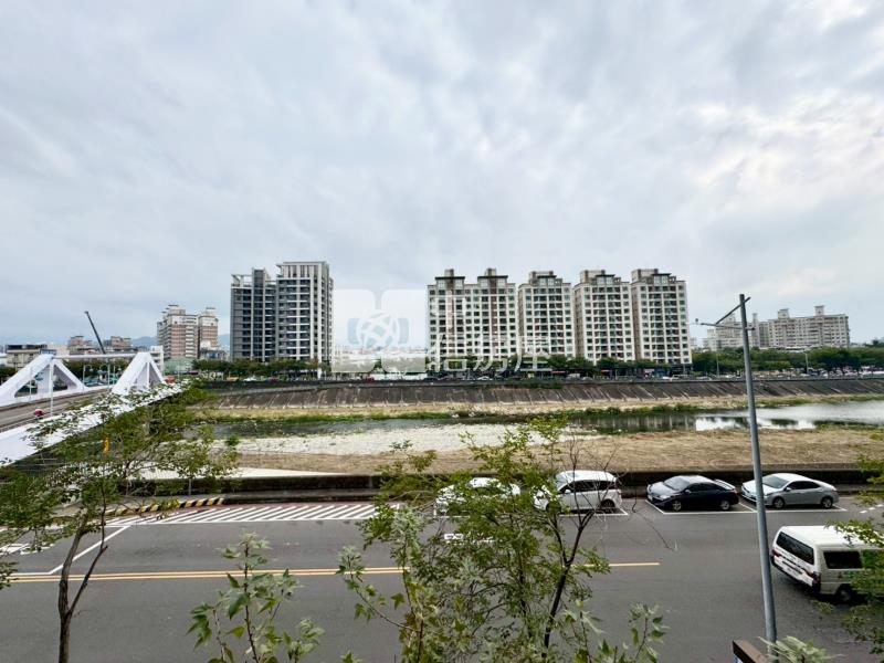 四季水悅河岸三房雙平車房屋室內格局與周邊環境