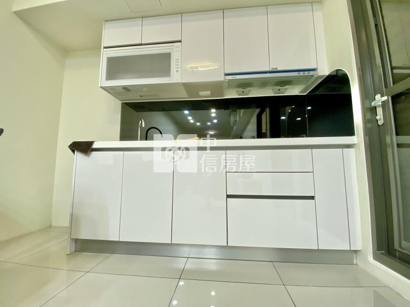 三井Outlet捷運藍線全新屋況大兩房大平車雙陽 台房屋室內格局與周邊環境