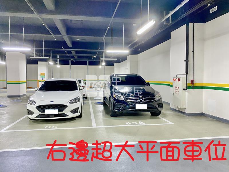 三井Outlet捷運藍線全新屋況大兩房大平車雙陽 台房屋室內格局與周邊環境