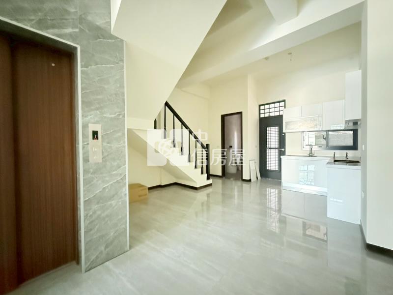 草屯全新4套電梯別墅B房屋室內格局與周邊環境