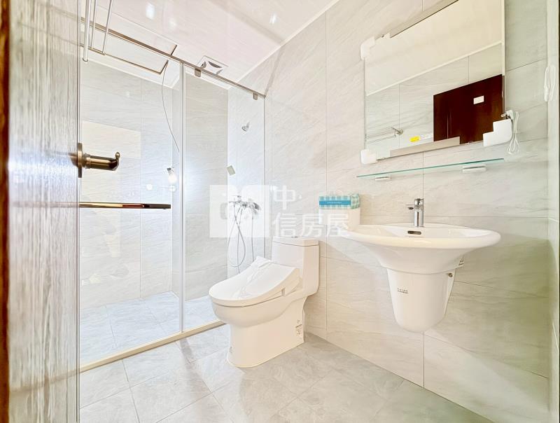 太平東區臨路車庫電梯別墅房屋室內格局與周邊環境