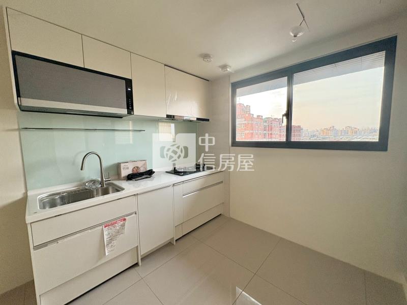 (上和苑)挑戰市區最低價~國圖館兩房車位無限視野房屋室內格局與周邊環境