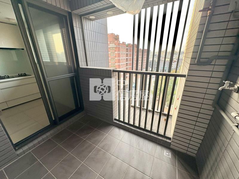 (上和苑)挑戰市區最低價~國圖館兩房車位無限視野房屋室內格局與周邊環境